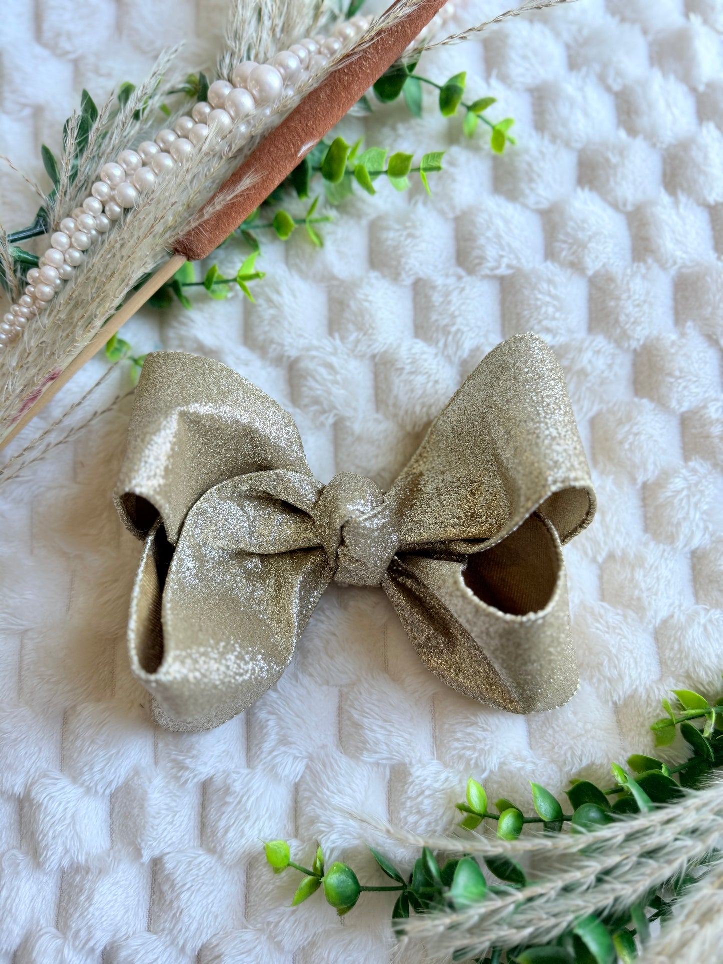 5 in Gold Glitter Bow